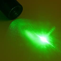 Лазерная указка 532 нм, 500 мАч, дальность до 1 км, USB, зелёный луч