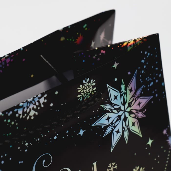 Пакет новогодний подарочный голографический «Танец снежинок», 18×23×10 см