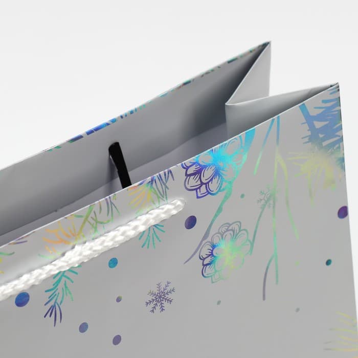 Пакет подарочный новогодний голографический «Яркого Нового Года», 26×30×9 см