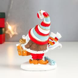 Фигурка полистоун «Дедушка Мороз с подарком, в полосатом колпаке», 13x5.5x10.5 см