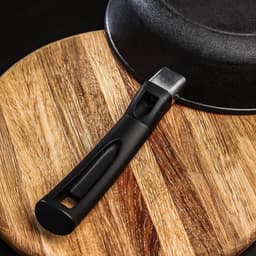 Сковорода литая Magma, d=24 см, h=6 см, пластиковая ручка, индукция, чугун, чёрная