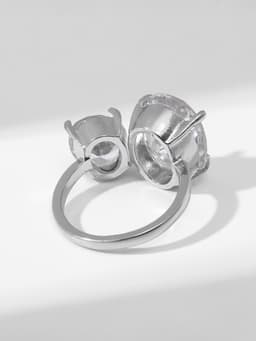 Кольцо с камнями «Овалы», безразмерное, белое в серебре