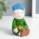 Фигурка полистоун «Малыш в зелёном пальто с забинтованным ухом», 5.5×9.5×6 см