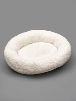 Лежанка для животных «Уют», 50×42×11 см, мягкий мех, цвет молочный