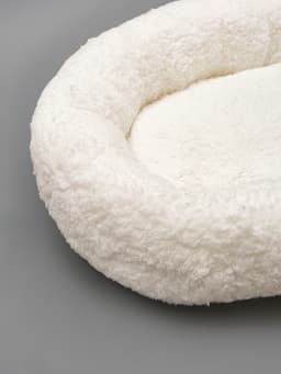 Лежанка для животных «Уют», 50×42×11 см, мягкий мех, цвет молочный