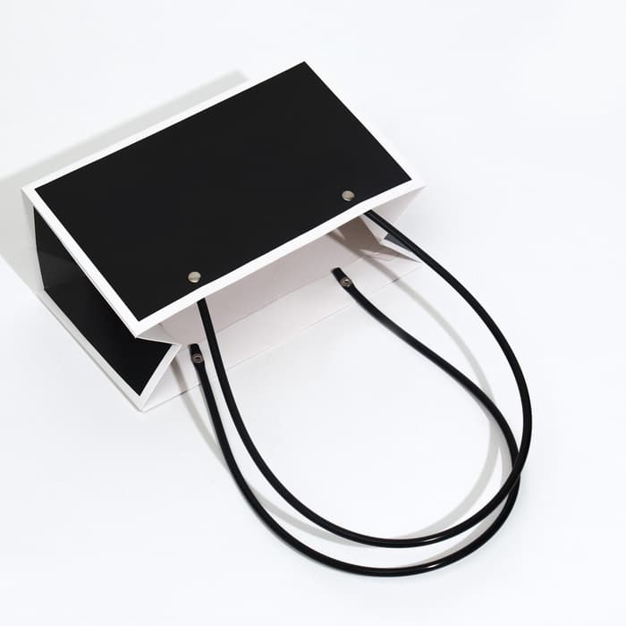 Сумка для цветов чёрная влагостойкая, 22×10.5×13.5 см