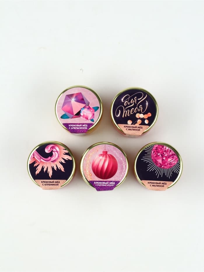 Подарочный набор новогодний «С Новым годом!»: чай чёрный (50 г), крем-мед (5 шт.×30 г)