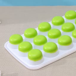 Форма для льда и шоколада с крышкой Доляна, 26×12×2.5 см, 21 ячейка (3×3×2 см), зелёная