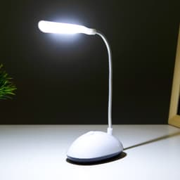 Настольная лампа «Световой луч» LED от батареек белый 5×8.5×20 см RISALUX