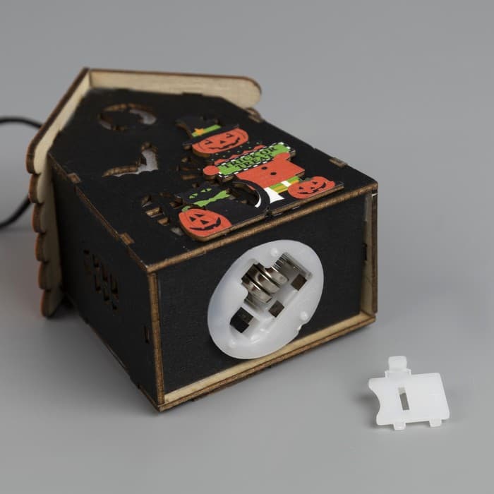 Светодиодная фигурка подвесная «Дом Джека» 7×9.5×6 см, пластик, батарейки LR1130×3 (в комплекте), свечение тёплое белое