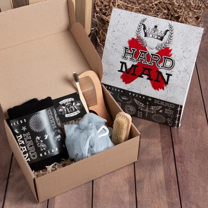 Набор подарочный «Этель» Hard man, полотенце 30×60 см, мочалка, расчёска