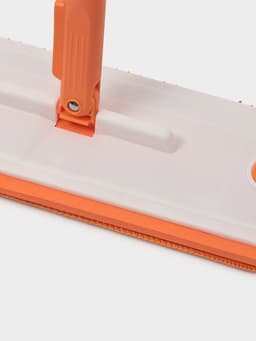 Швабра с отжимом, водосгоном и щёткой Raccoon, 2 насадки из микрофибры 50×11 см, стальная ручка 141 см