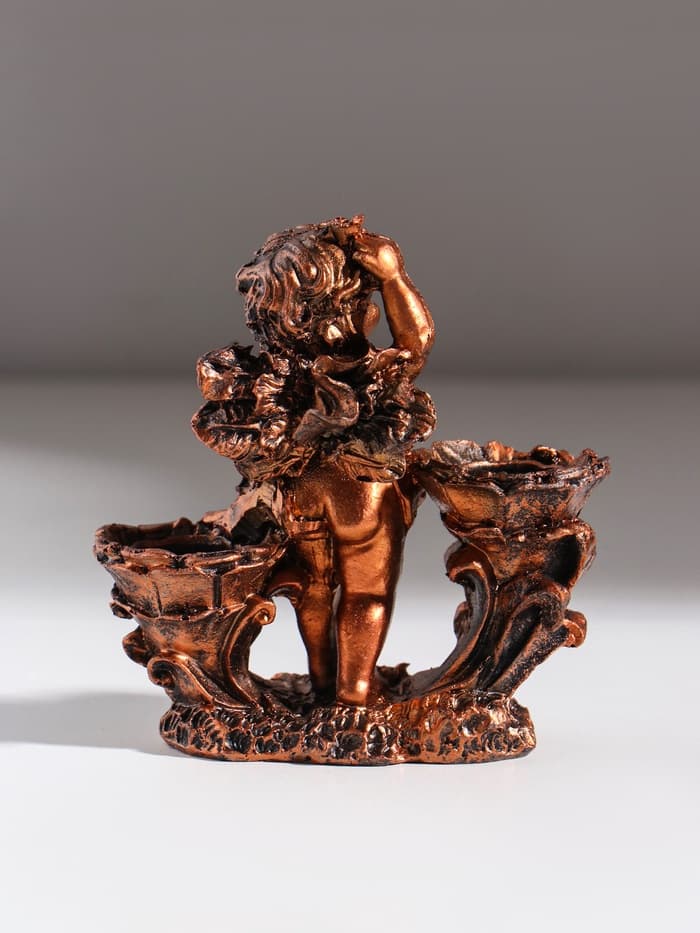 Подсвечник на 2 свечи TAKE IT EASY «Ангелочек смотрит», полистоун, 11×5.5×12 см