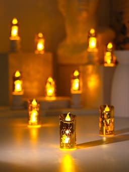 Светодиодная свеча, ночник LED RISALUX «Новый год», от батареек, 3.8×3.8×7.5 см, МИКС