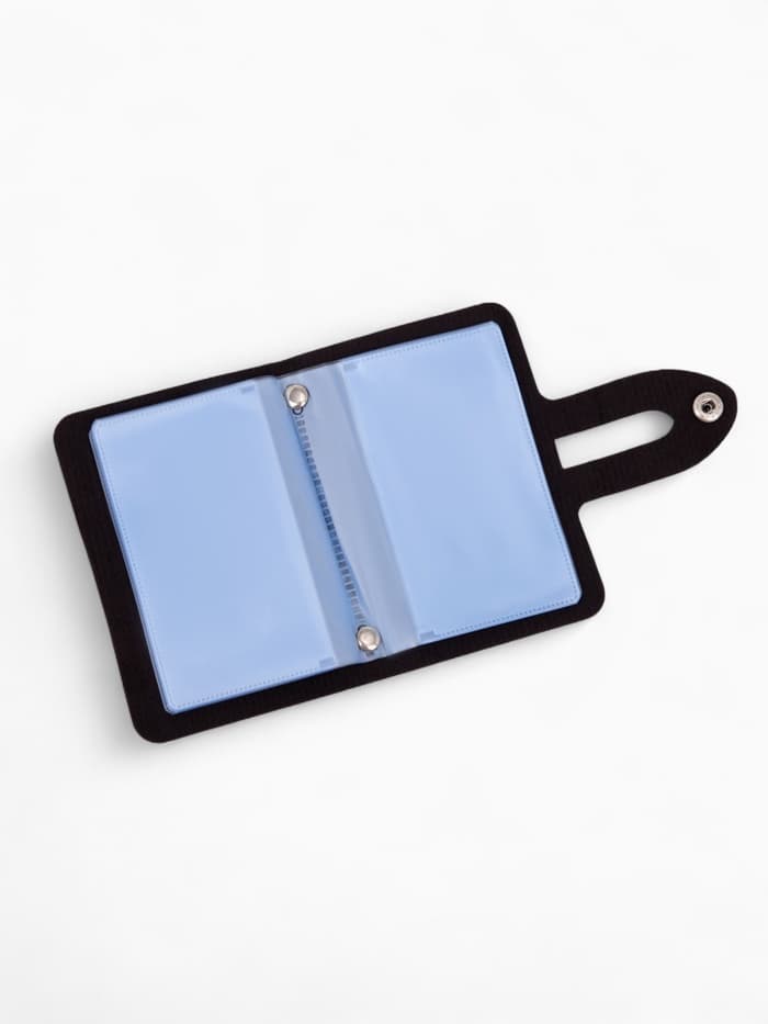 Визитница на кнопке, 24 карты, однотонная, чёрная