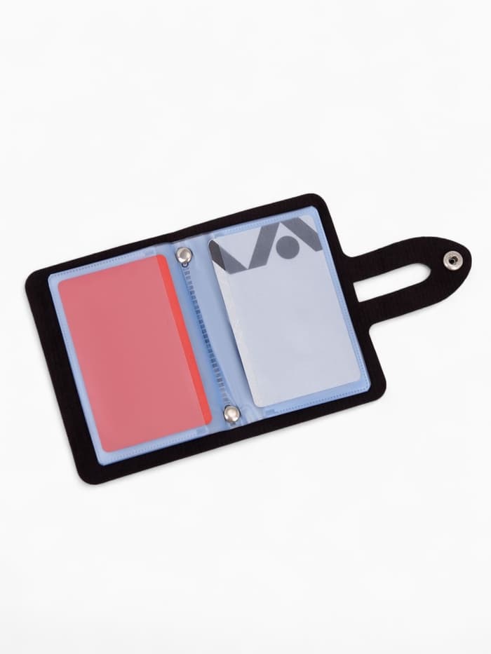 Визитница на кнопке, 24 карты, однотонная, чёрная