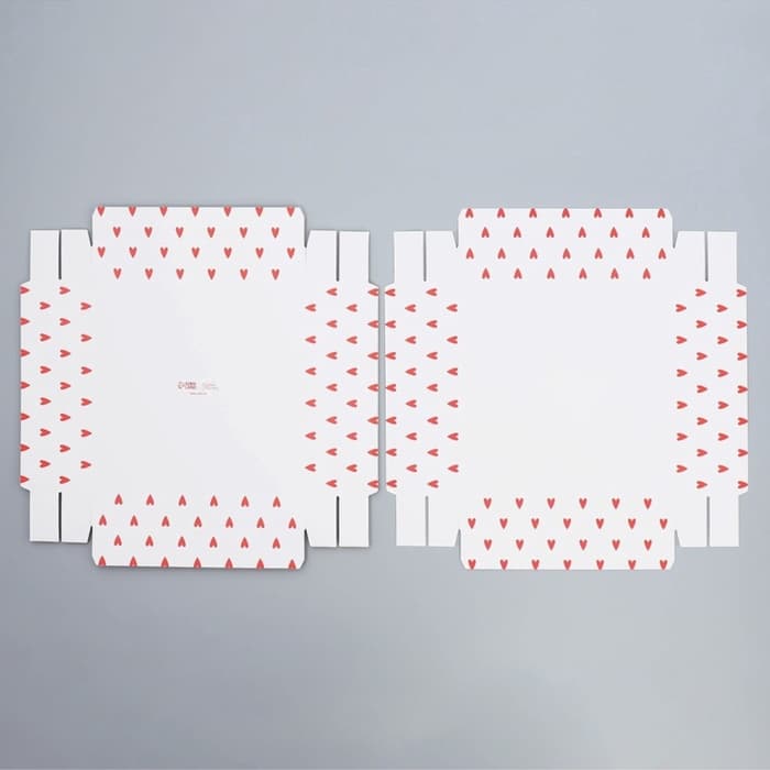 Коробка подарочная для цветов с вазой и пластиковыми окнами складная, упаковка, «Сердца», 23×30×23 см