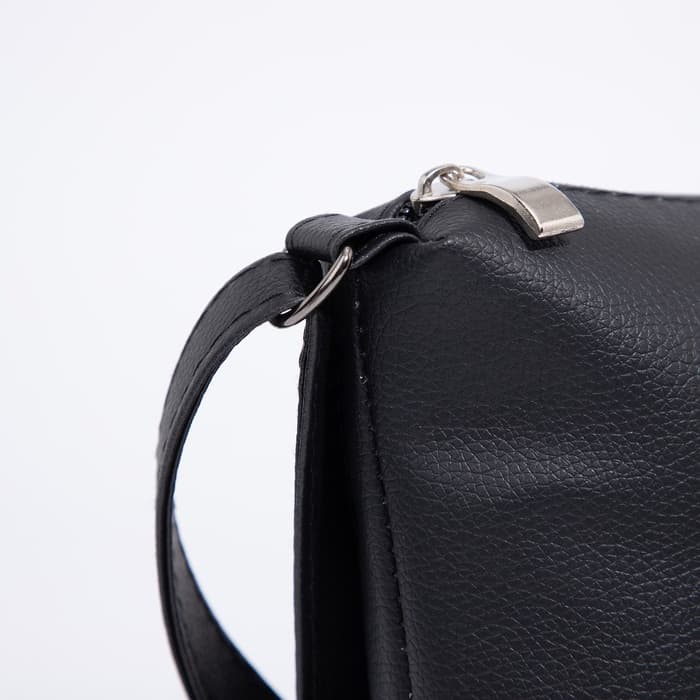 Сумка женская кросс-боди на молнии, 25×8×19 см, чёрная