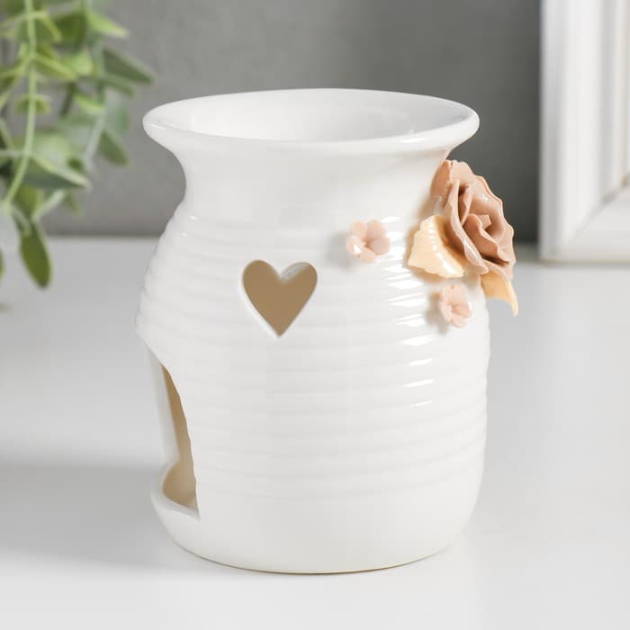 Аромалампа для эфирных масел «Розочки и незабудки с сердечком», керамика, 7.5×7.5×9.5 см, МИКС