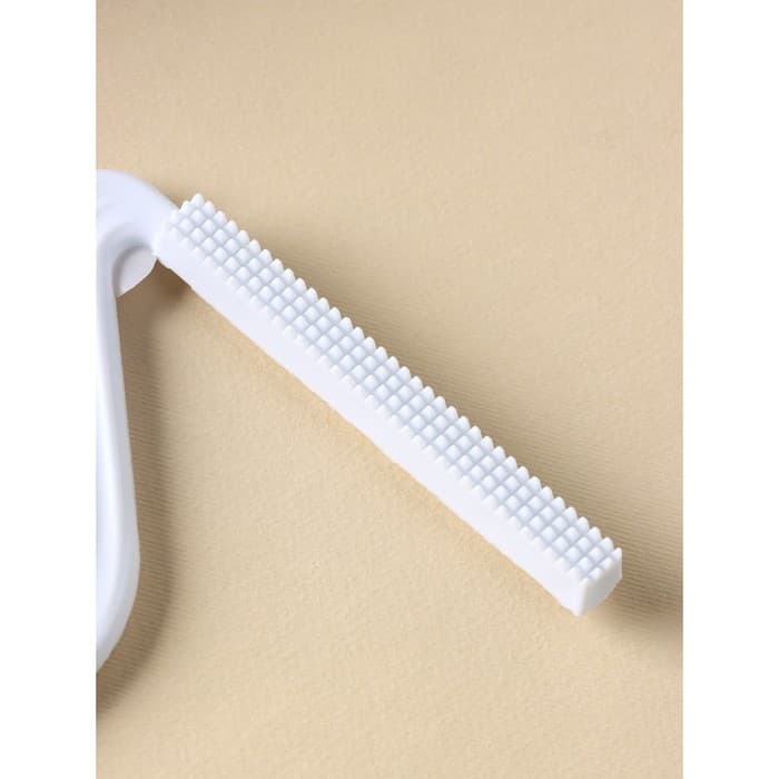 Скребок для чистки одежды, ковров, мебели Доляна, двусторонний, металл, пластик, 10.8×16.5 см