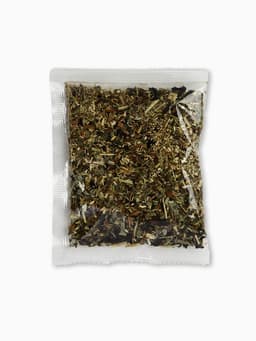 Подарочный набор «С 8 Марта»: чай травяной 20 г, бальзам травяной 100 мл.