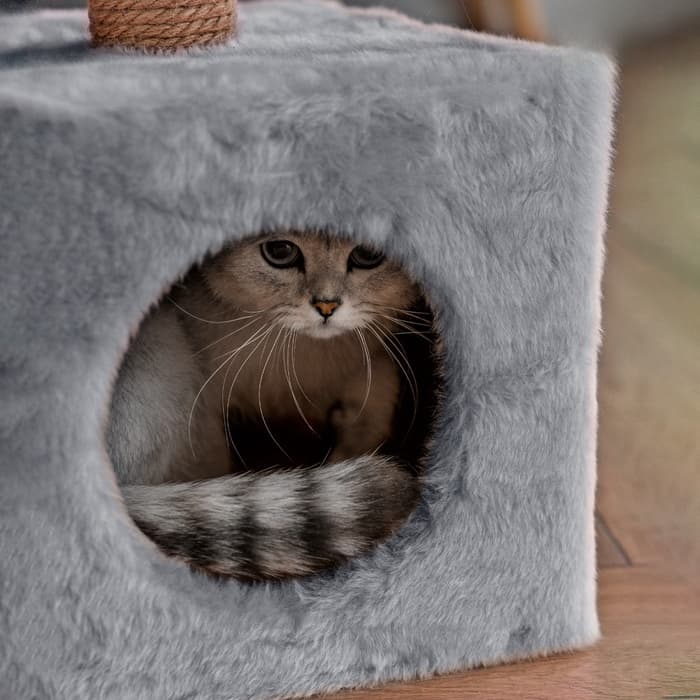 Домик для животных с когтеточкой, 32×32×64 см, с полкой, джут, серый