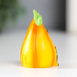 Фигурка полистоун «Домик-тыковка», 5.5×4.3×3.7 см