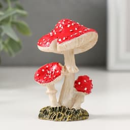 Фигурка полистоун «Три красных мухомора», 8.9×5.8×5.4 см, МИКС