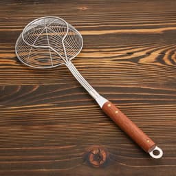 Дуршлаг-сито Шафран, d=14 см, с деревянной ручкой, металл