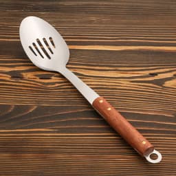 Ложка-шумовка Шафран, 35 см, черпало 10×7 см, с деревянной ручкой, металл