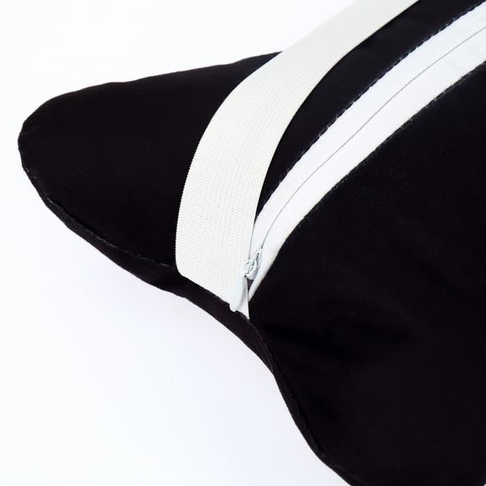 Подушка автомобильная «Крутой мужик», 19×28 см