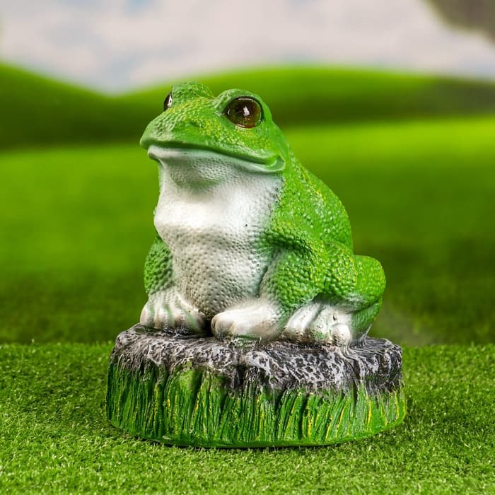 Садовая фигура из гипса «Лягушка на камне», 22×20×22 см