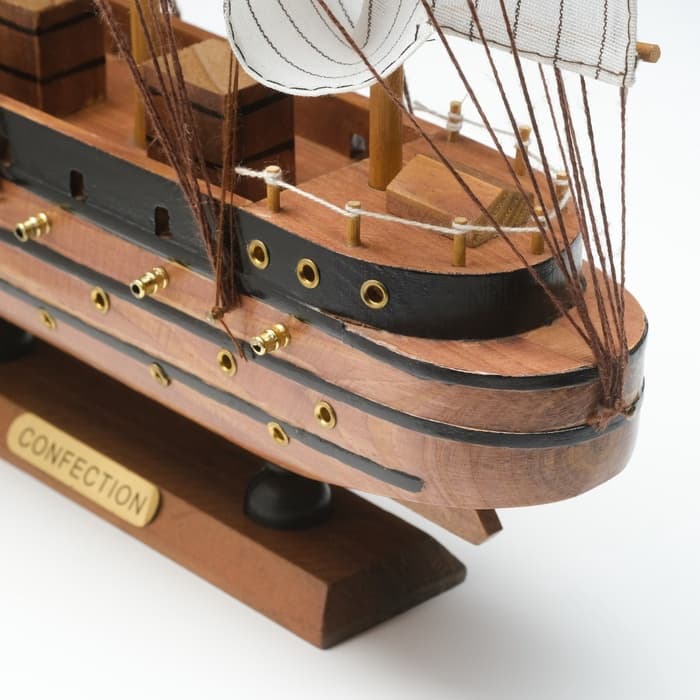 Сувенирная модель корабля «Искатель», 40×7×35 см