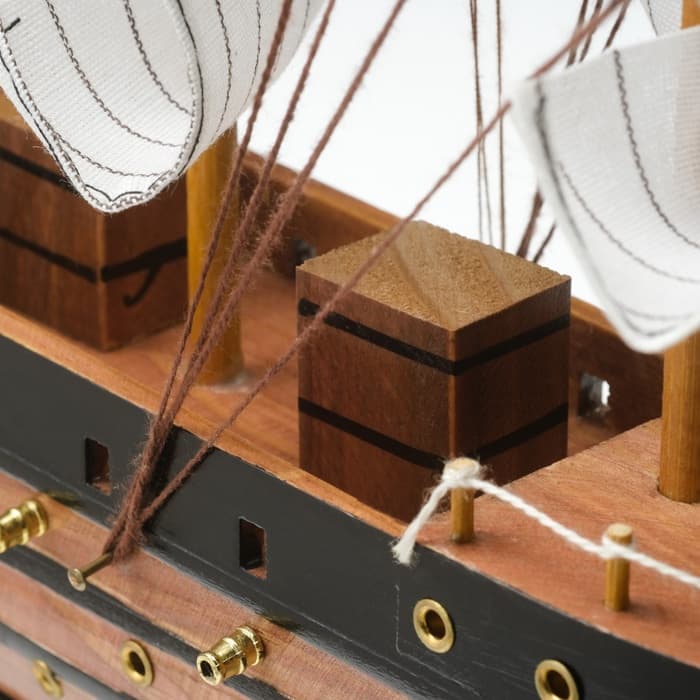 Сувенирная модель корабля «Искатель», 40×7×35 см