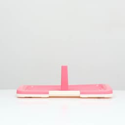 Туалет для собак, 47×34×5.5 см, с сеткой и столбиком, пластик, розовый