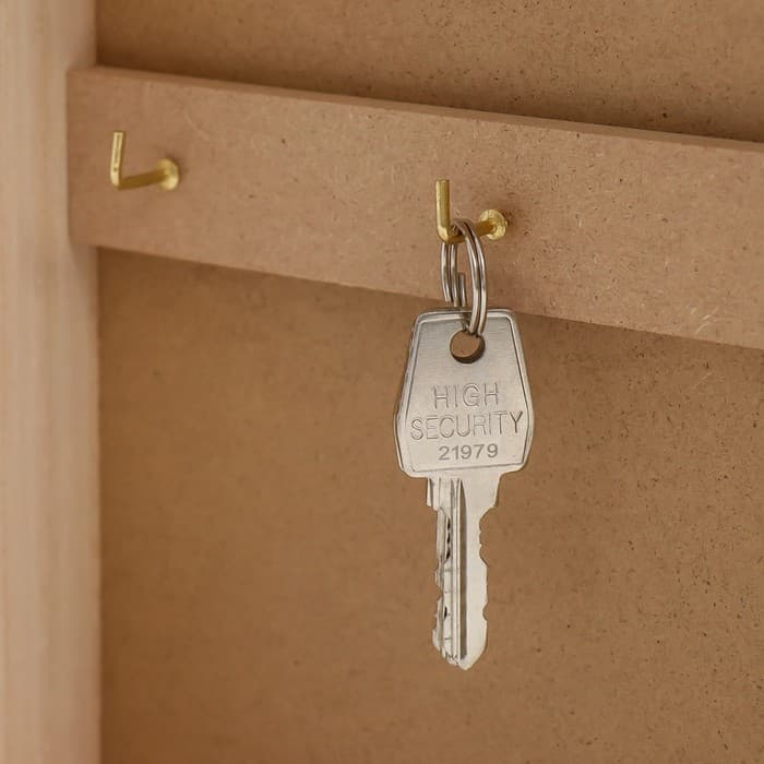 Ключница настенная «Лама и кактусы», дерево, 6 крючков, панно декоративное, 20×5.5×29 см