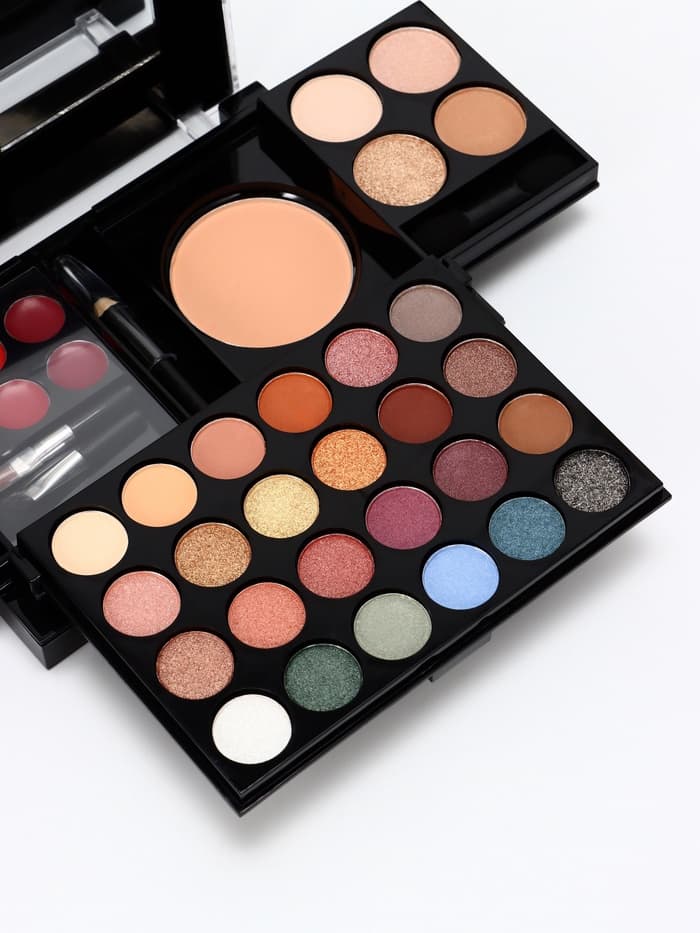 Набор профессиональной косметики Miss Young №17