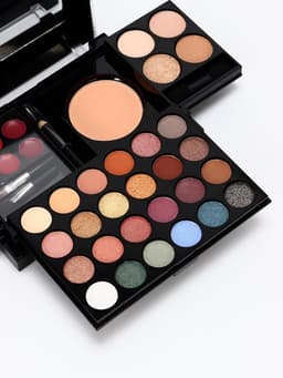 Набор профессиональной косметики Miss Young №17