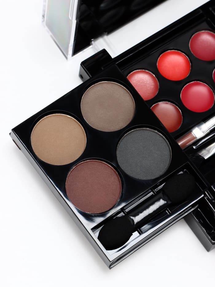 Набор профессиональной косметики Miss Young №17