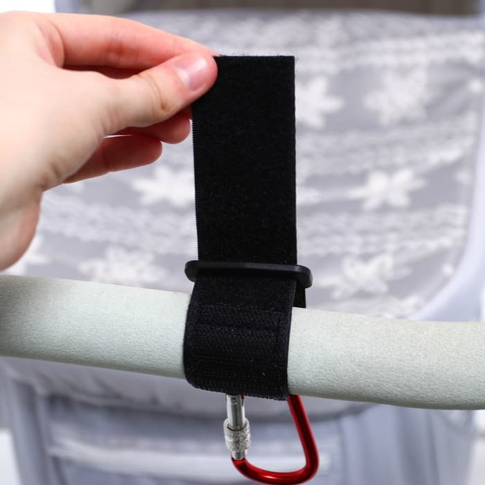 Крючок карабин для сумок на коляску, на липучке, экокожа, красный