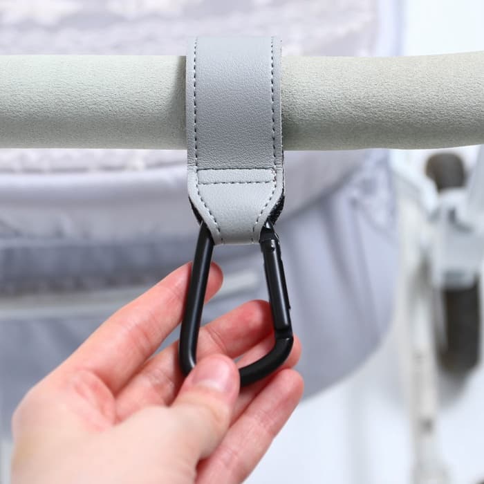 Крючок карабин для сумок на коляску, на липучке, экокожа, серый