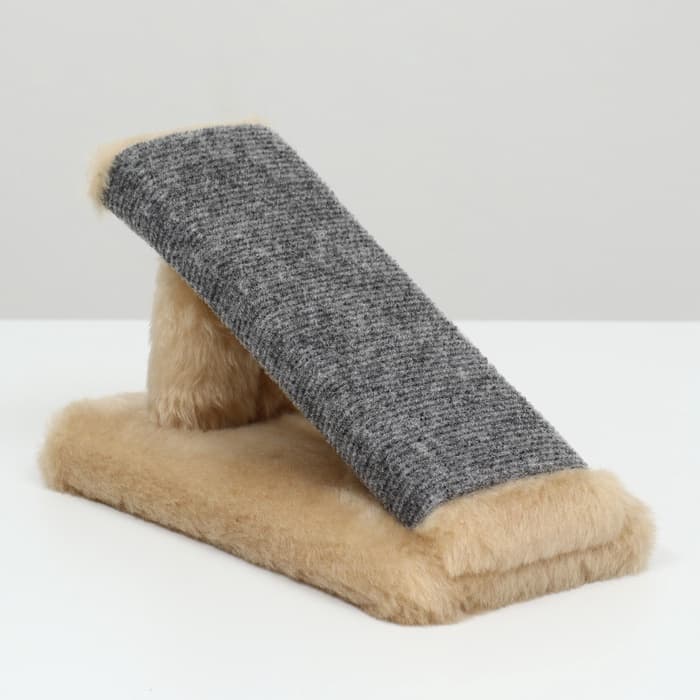 Когтеточка «Горка», мини-версия, 29×14×14 см, ковролин, светло-коричневая