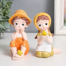 Фигурка полистоун «Мальчик или Девочка с цыплёнком», 7.5×4.5×11 см, МИКС