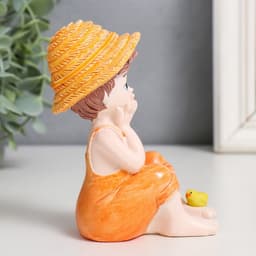 Фигурка полистоун «Мальчик или Девочка с цыплёнком», 7.5×4.5×11 см, МИКС