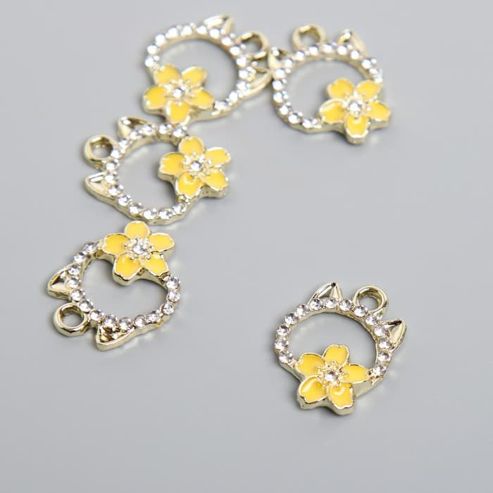 Декор для творчества металл, эмаль, стразы «Кошечка с жёлтым цветком», золото, 1.2×1.7 см