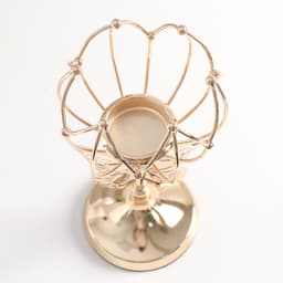 Металлический подсвечник на 1 свечу «Бабочка и геометрическая лилия», d=5.5 см, золото, 11×11×27 см