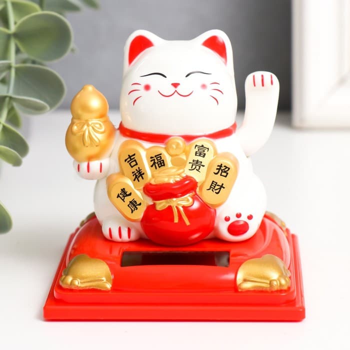 Маятник настольный антистресс «Белый Манэки-нэко с тыквой горлянкой», от солнечной батареи, 7×7×7.5 см