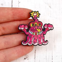 Деревянный значок ZUFA «Осьми»