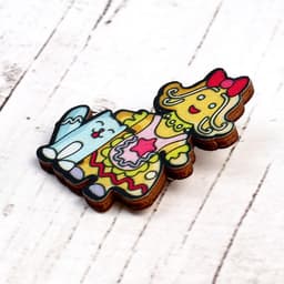 Деревянный значок ZUFA «Мисс Пря»