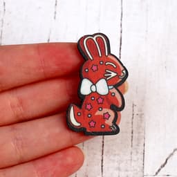 Деревянный значок ZUFA «Заяц»